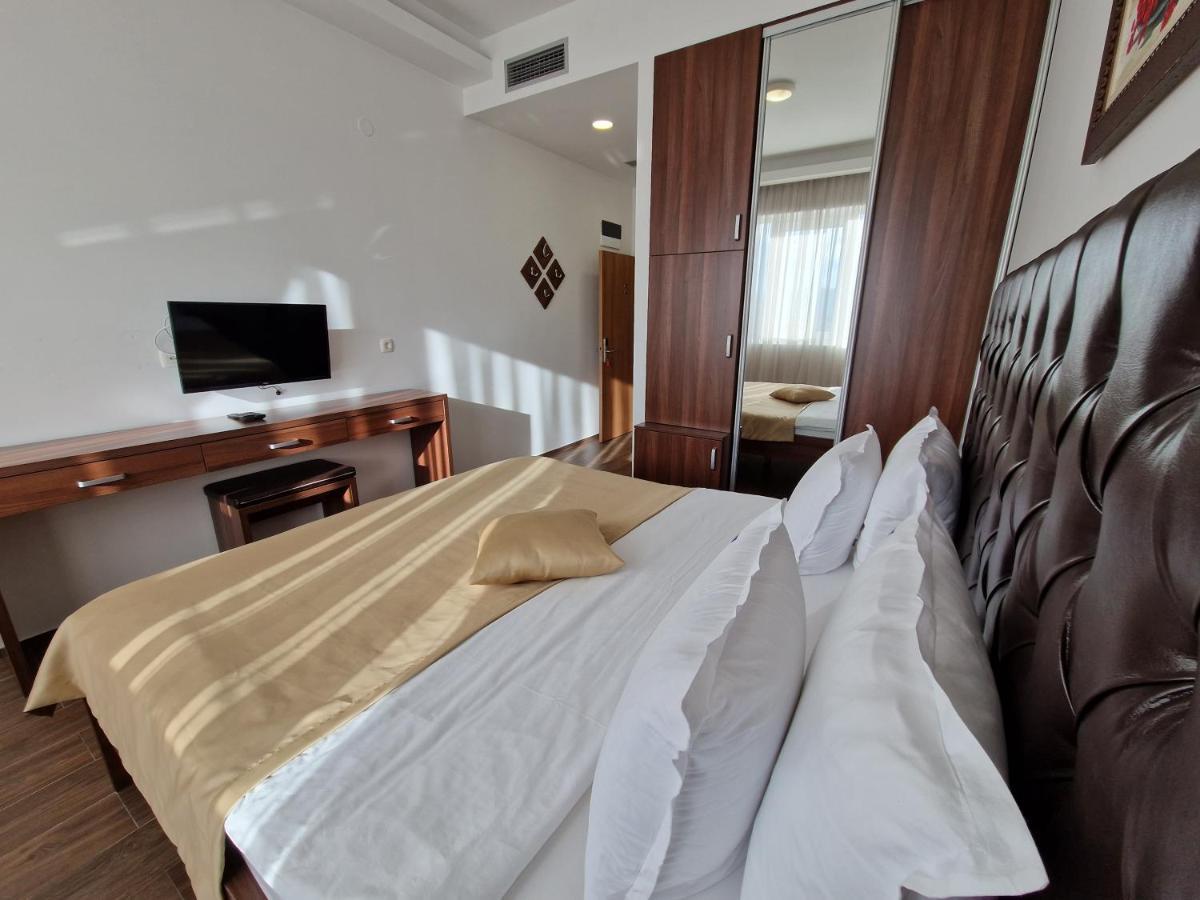 Motel Celebic Mitrovici  Екстер'єр фото
