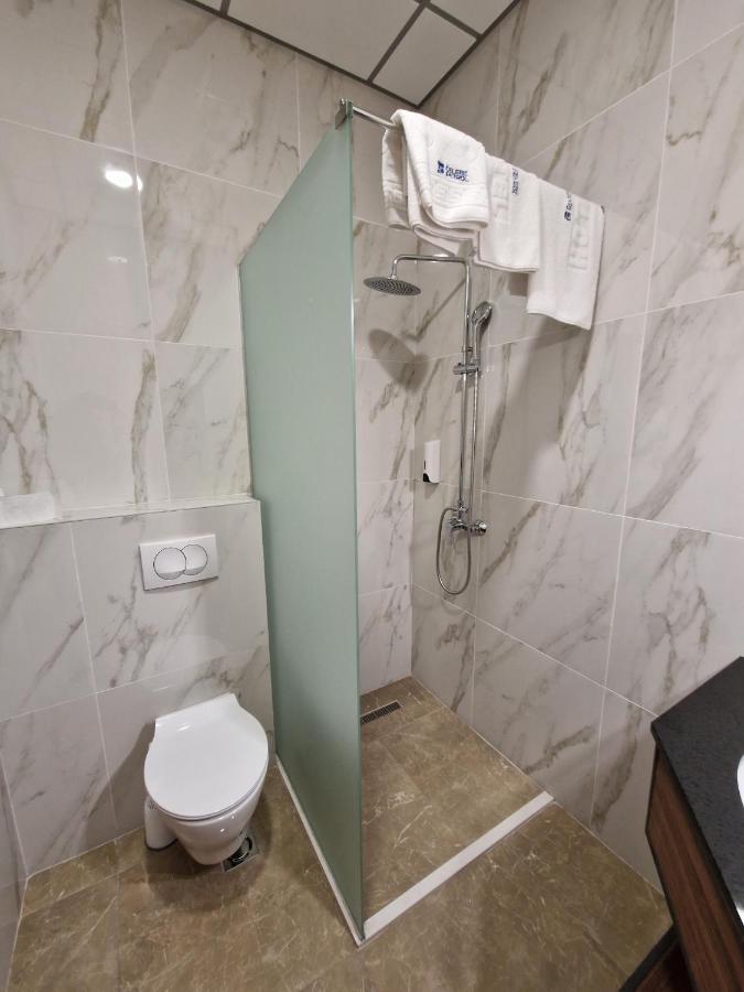 Motel Celebic Mitrovici  Екстер'єр фото