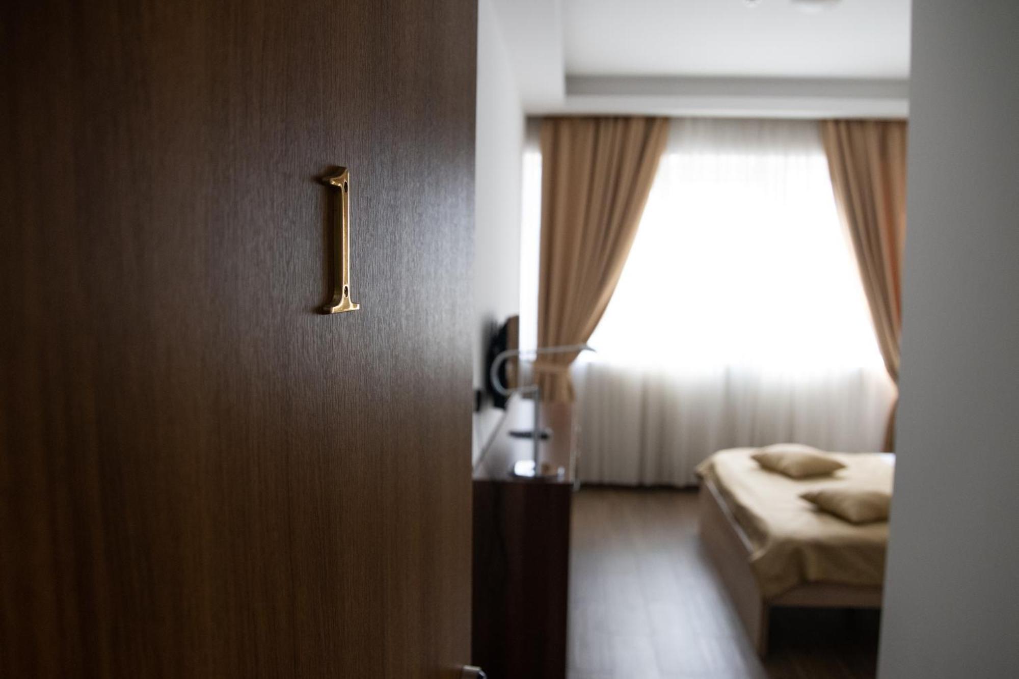 Motel Celebic Mitrovici  Екстер'єр фото